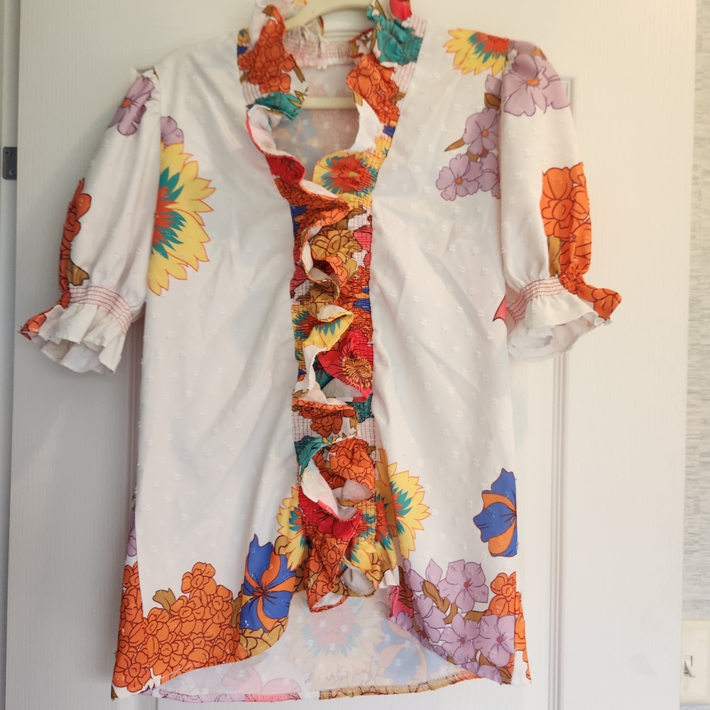 Colorful Floral Ruffle Blouse Size S Euc